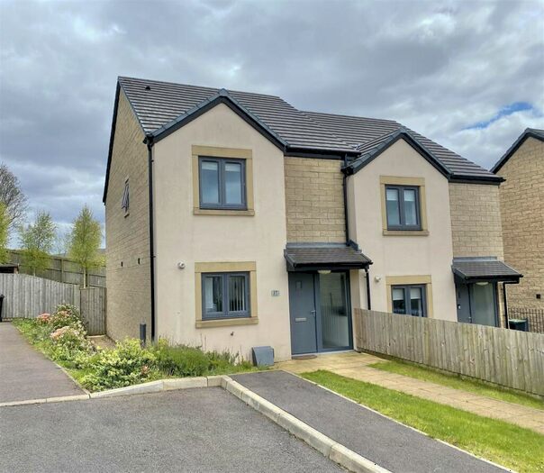 2 Bedroom Semi-Detached House To Rent In The View, Glossop, SK13