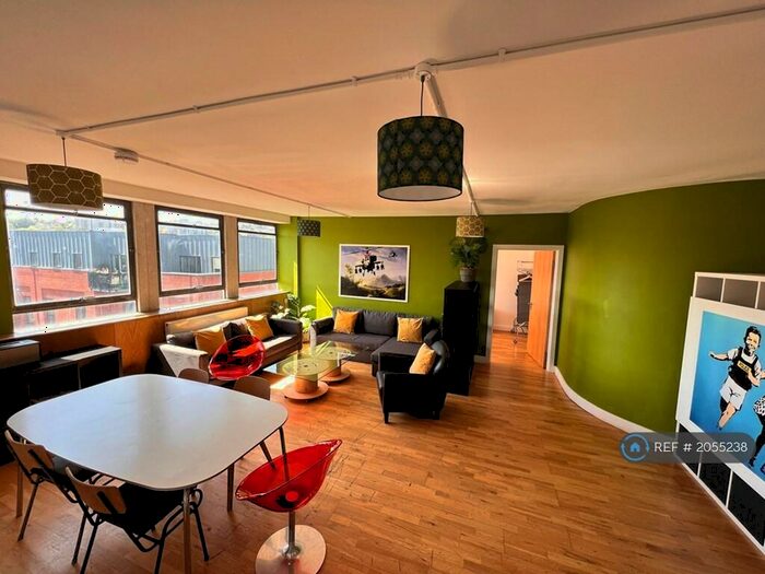 3 Bedroom Flat To Rent In Lofts, Bristol, BS2