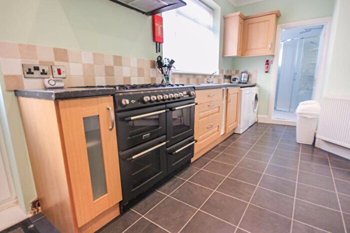 5 Bedroom Semi-Detached House To Rent In Charminster, Bournemouth, BH8