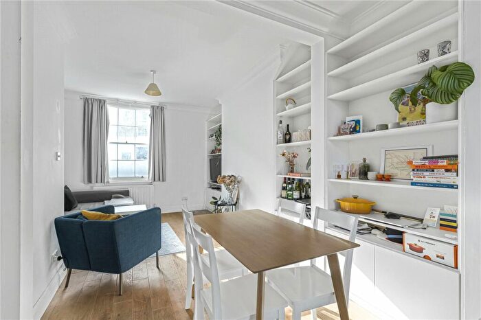 2 Bedroom Apartment To Rent In St Peters Street, Islington, London, N1