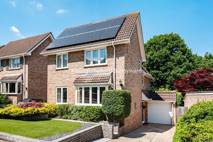 3 Bedroom Link Detached House To Rent In Rolvenden Gardens, Bromley, BR1