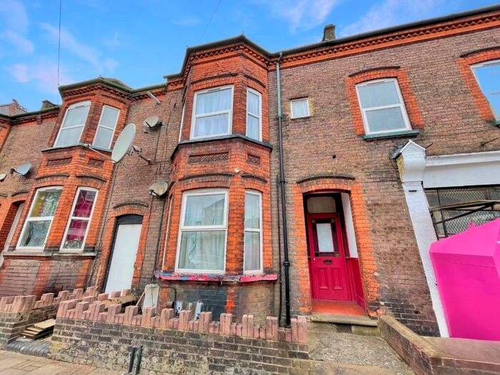 1 Bedroom Maisonette To Rent In Francis Street, Luton, Bedfordshire, LU1