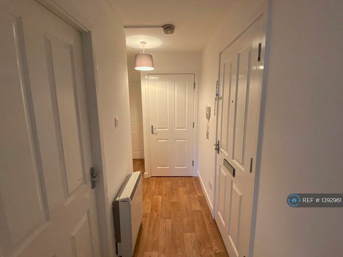 1 Bedroom Flat To Rent In Tullis Street, Glasgow, G40