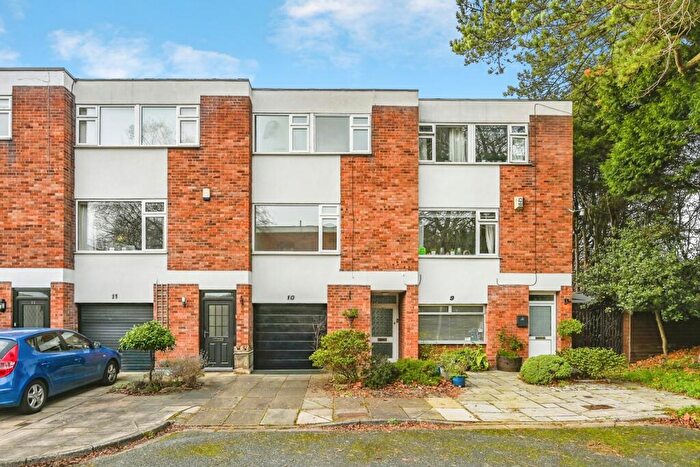 3 Bedroom Town House For Sale In Handley Court, Liverpool, Merseyside, L19