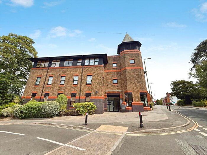 1 Bedroom Flat For Sale In Winchester Road, Basingstoke, Hampshire, RG21