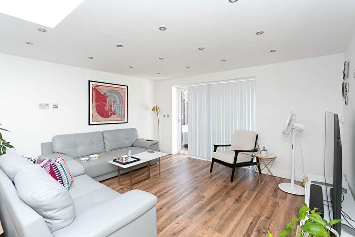 5 Bedroom Bungalow To Rent In Harrow Way, Bushey, Carpenders Park, WD19