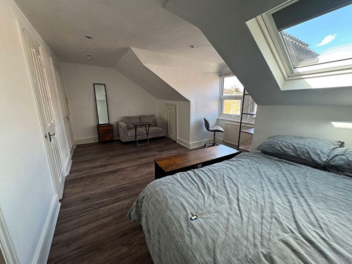 1 Bedroom Studio To Rent In Coldharbour Lane, SE5