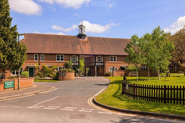 3 Bedroom Detached House For Sale In Mytchett Heath, Camberley, GU16