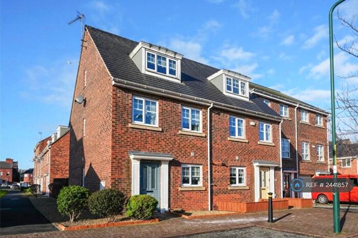 3 Bedroom End Of Terrace House To Rent In Market Walk, Jarrow, NE32