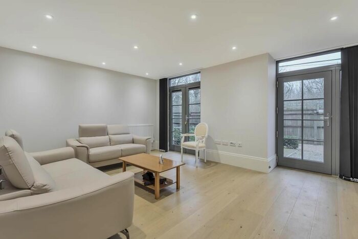 2 Bedroom Flat To Rent In Slough, Buckinghamshire SL2