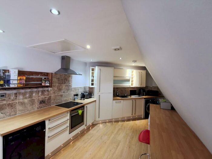 2 Bedroom Flat To Rent In George Street, City Centre, Aberdeen, AB25