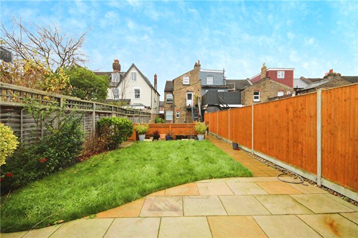 3 Bedroom Flat To Rent In Woodville Road, Thornton Heath, Surrey, CR7