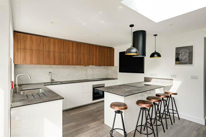 6 Bedroom House To Rent In Haydon Gardens, Bristol, BS7