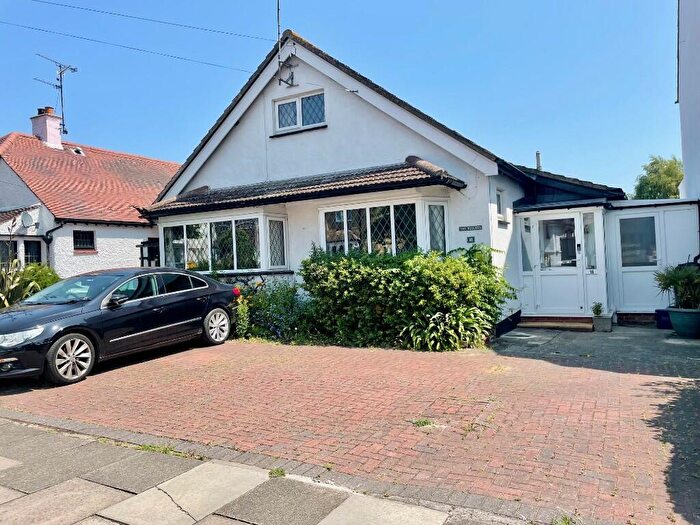 4 Bedroom Detached House For Sale In Leigh-On-Sea, Essex, SS9