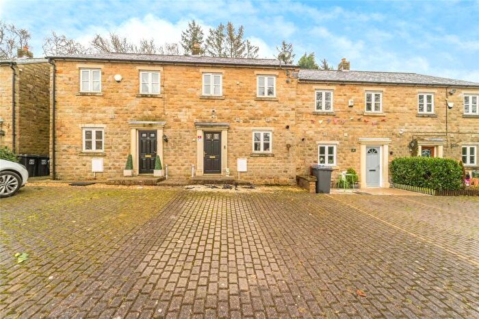 3 Bedroom Town House For Sale In Eckroyd Close, Nelson, Lancashire, BB9