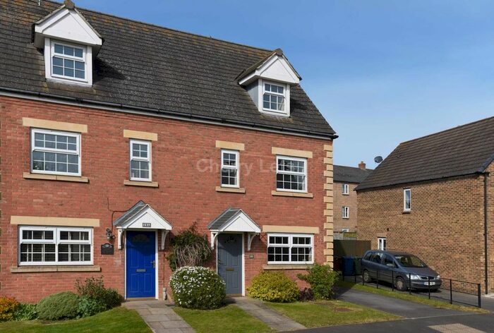 3 Bedroom Semi-Detached House To Rent In Lapsley Drive, Banbury, OX16