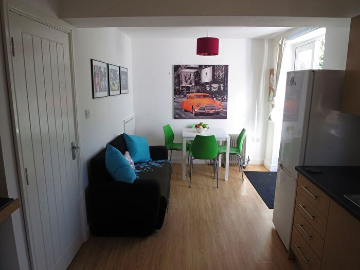 5 Bedroom Semi-Detached House To Rent In Churchview Court, North Road, Nottingham, NG2