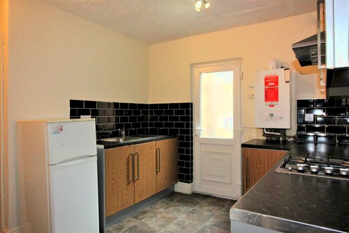 1 Bedroom Flat To Rent In Latham Street Flat, Preston, Lancashire, PR1