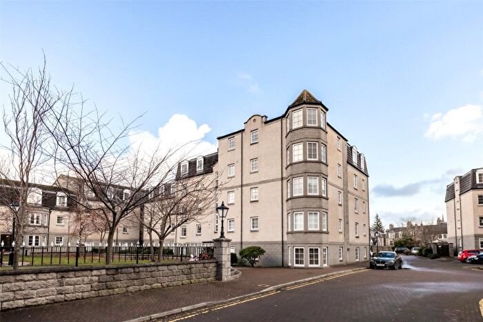 3 Bedroom Flat To Rent In Fonthill Avenue, Aberdeen, AB11