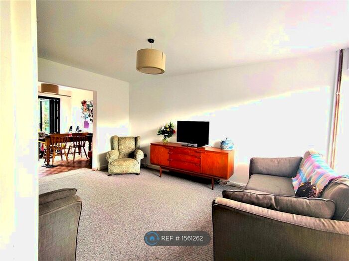 4 Bedroom Semi-Detached House To Rent In Buckleigh Road, London, SW16