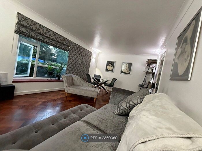 2 Bedroom Flat To Rent In Hatton Court, Chislehurst, BR7