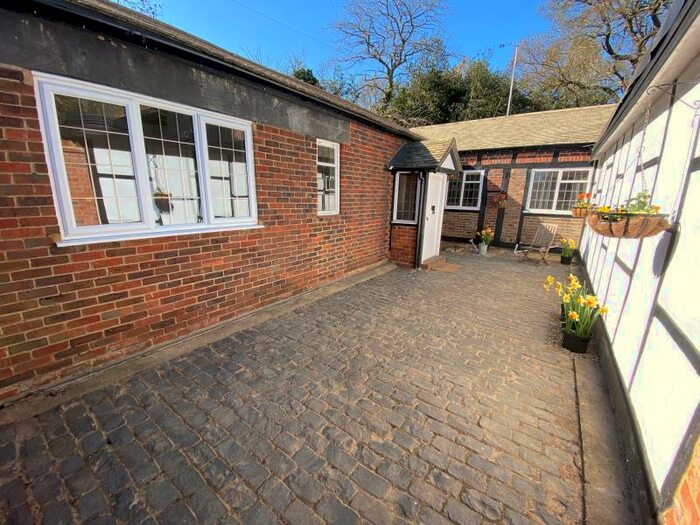 3 Bedroom Detached Bungalow To Rent In Chobham, GU24