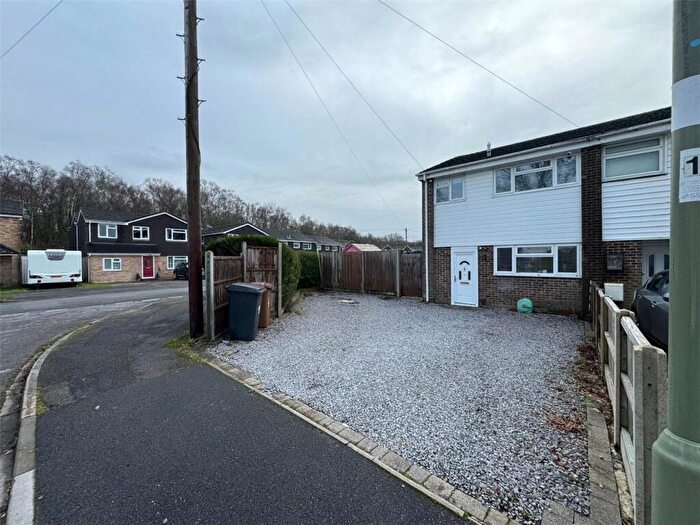 3 Bedroom Semi-Detached House To Rent In Bracken Close, North Baddesley, Southampton, Hampshire, SO52