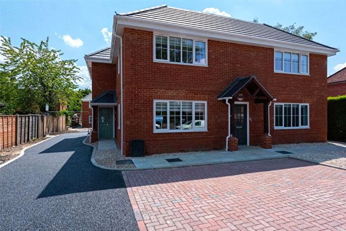 1 Bedroom Flat To Rent In Station Road East, Ash Vale, Surrey, GU12