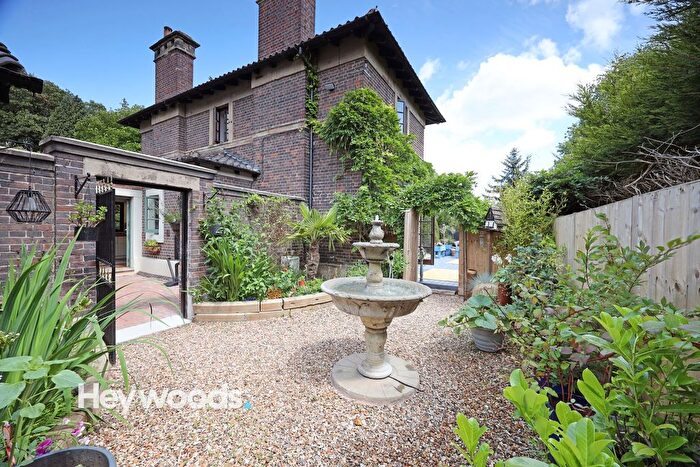 6 Bedroom Detached House For Sale In Park Drive, Trentham, Stoke On Trent, ST4