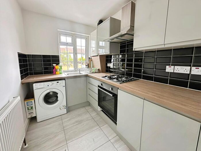 1 Bedroom Flat To Rent In Edgware Road, London, NW9