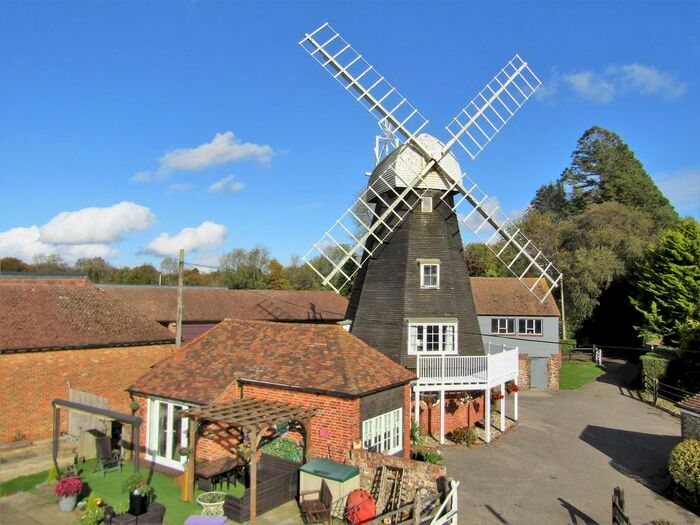 4 Bedroom Detached House For Sale In Bowl Road, Charing, TN27