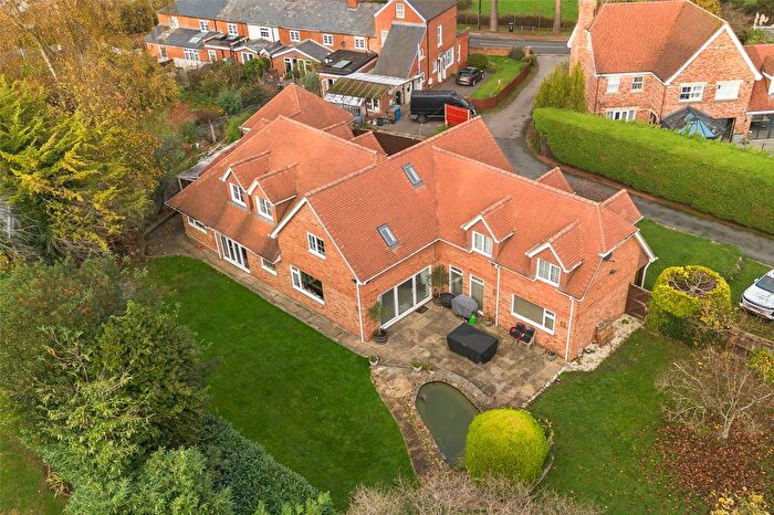 5 Bedroom Detached House To Rent In Popeswood Road, Binfield, Bracknell, Berkshire, RG42