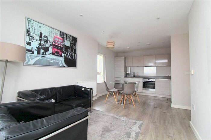 2 Bedroom Flat To Rent In Wandle Road, Croydon, CR0