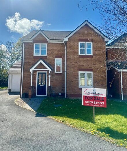 4 Bedroom Detached House For Sale In Bryn Dreinog, Capel Hendre, Ammanford, SA18