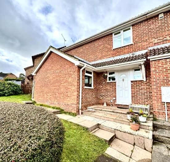 3 Bedroom End Terrace House For Sale In Bagshot, Surrey, GU19
