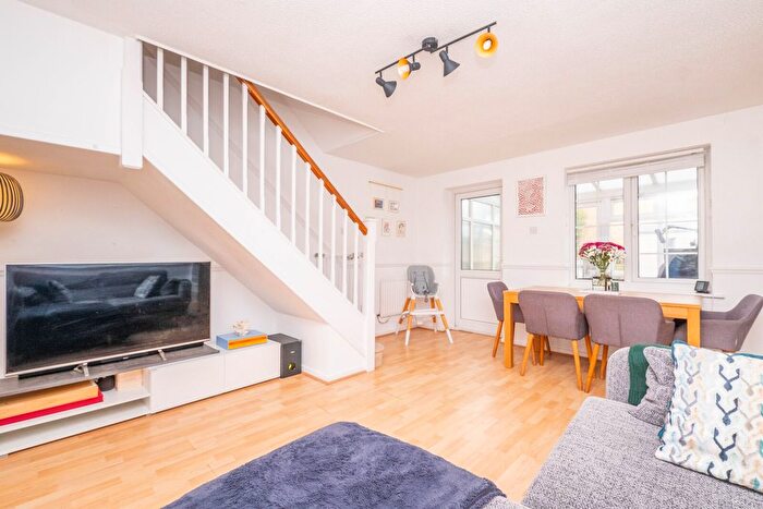 2 Bedroom End Of Terrace House To Rent In William Street, Carshalton, SM5