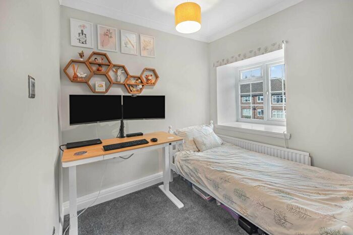 2 Bedroom Apartment For Sale In The Mews, Beaufort Road, Sale, M33