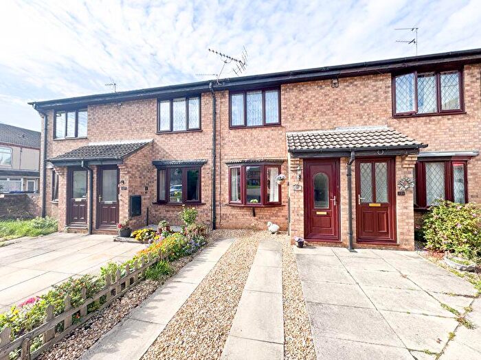 2 Bedroom Terraced House For Sale In Castle Court, Grimsby, DN32