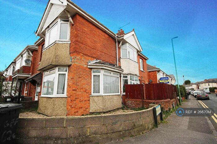 2 Bedroom Flat To Rent In Green Road, Bournemouth, BH9