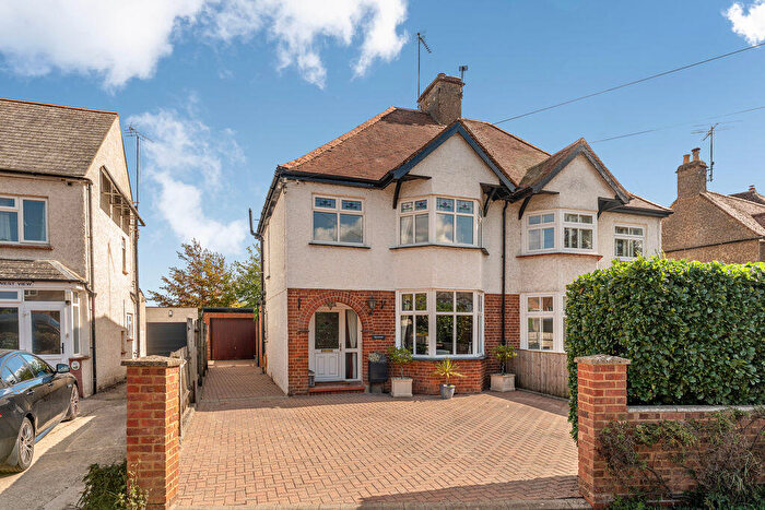 3 Bedroom Semi-Detached House For Sale In Banbury Road, Bloxham, OX15