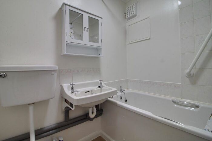 1 Bedroom Flat To Rent In Wickets Tower, Wyatt Close, Edgbaston, B5