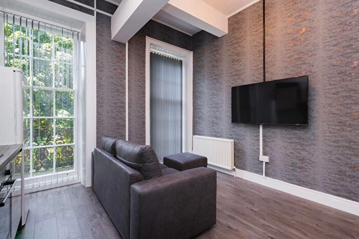 4 Bedroom Apartment To Rent In Leazes Terrace, Newcastle Upon Tyne, NE1