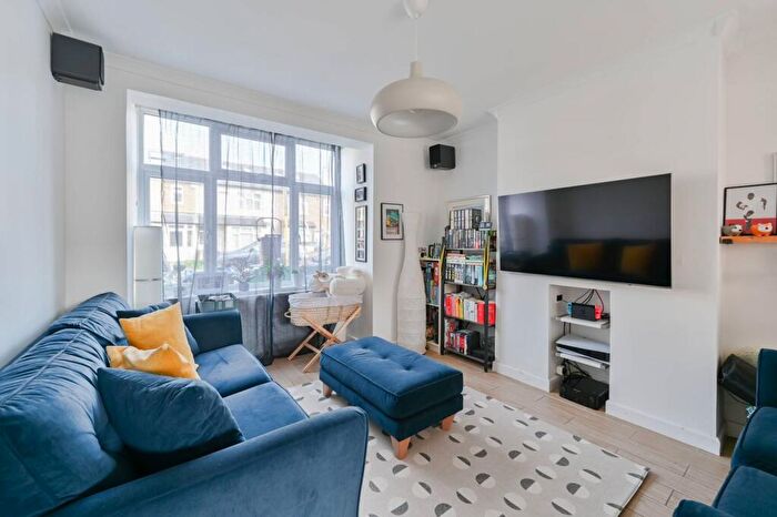 3 Bedroom House To Rent In Eveline Road, Mitcham, CR4