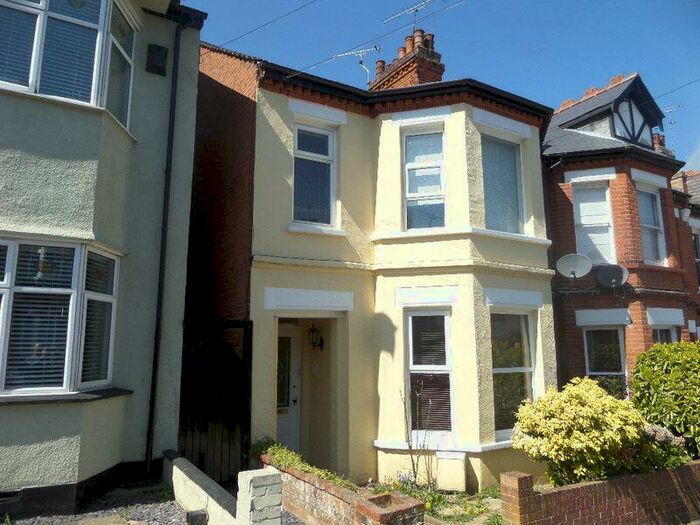 2 Bedroom Flat To Rent In Victoria Drive, Leigh-On-Sea, SS9