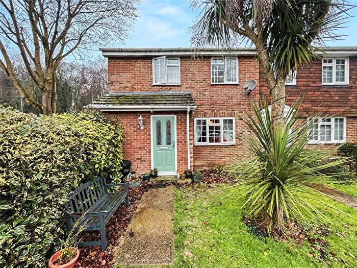 4 Bedroom End Terrace House For Sale In Meadowdown Close, Hempstead, Gillingham, Kent, ME7