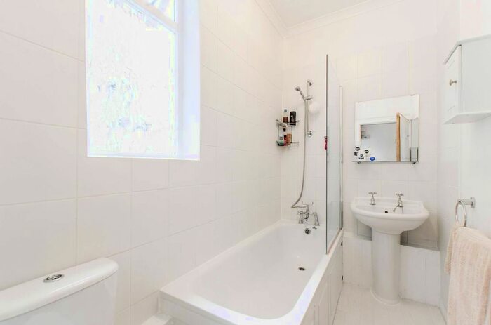 1 Bedroom Flat To Rent In Park Road, High Barnet, Barnet, EN5