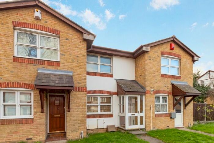 2 Bedroom Flat To Rent In Upwood Road, London SE12