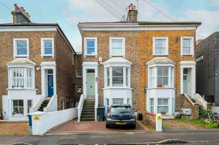 1 Bedroom Flat To Rent In Chapel Road, Ealing, London, W13