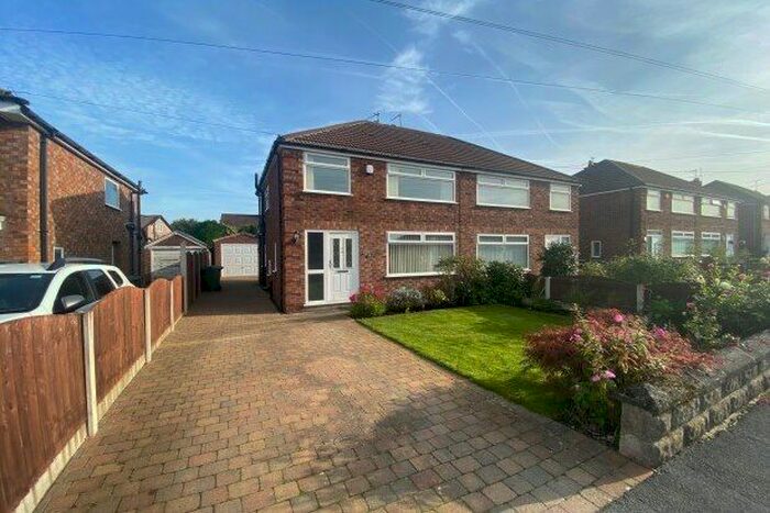 3 Bedroom Property To Rent In Stanhope Drive, Wirral, CH62