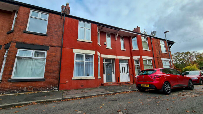 5 Bedroom House To Rent In Wallace Avenue, Manchester, M14